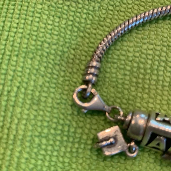 PANDORA bracelets with 8 varied charms. - Picture 5 of 5